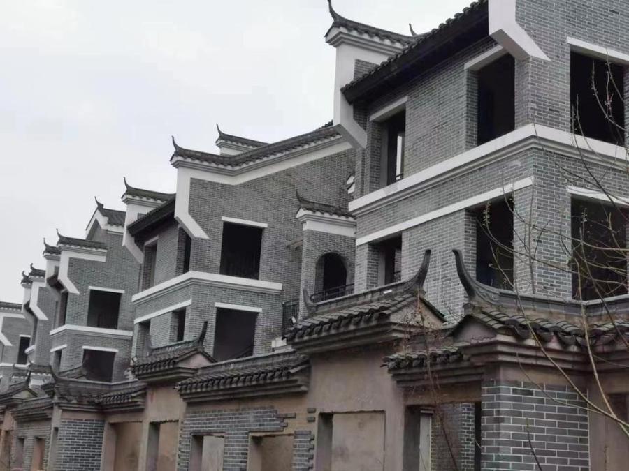 新華聯(lián)銅官窯古鎮(zhèn)(新華聯(lián)銅官窯文化旅游園)法拍房B01-02-03#棟101、201、301房（別墅）