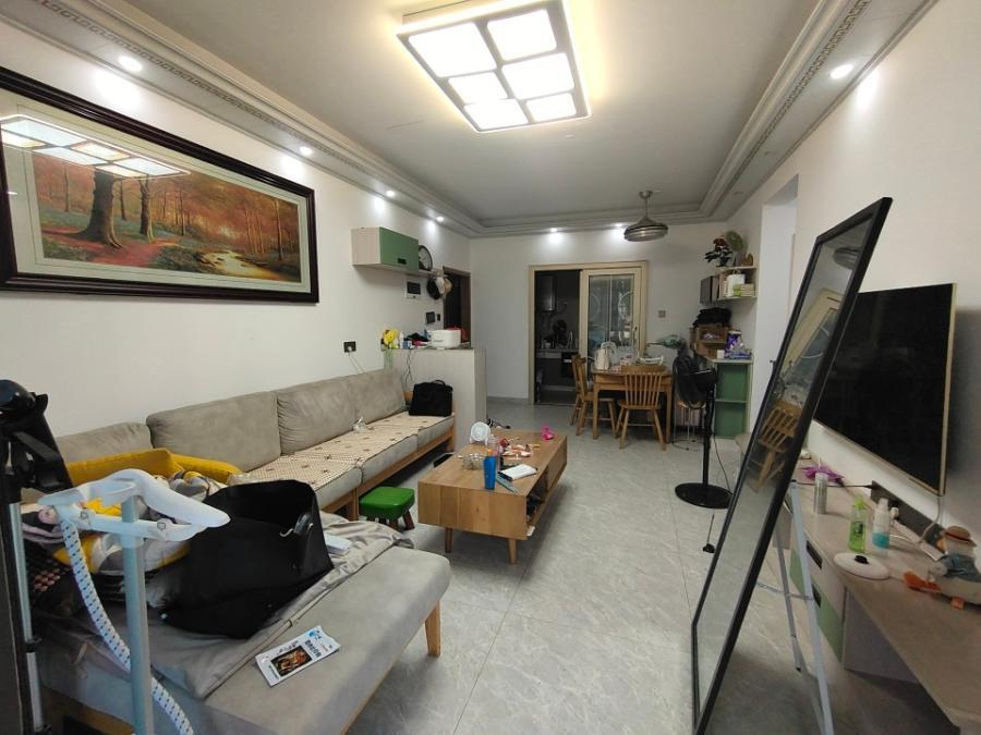 麓谷小鎮(zhèn)（樂谷園）法拍房4棟1806號及房屋內的家具、家電及其它附屬物品等財產