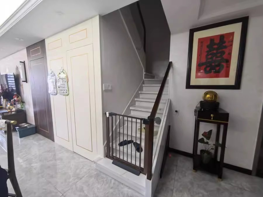 （雙學(xué)位）建發(fā)央著法拍房6棟3805室